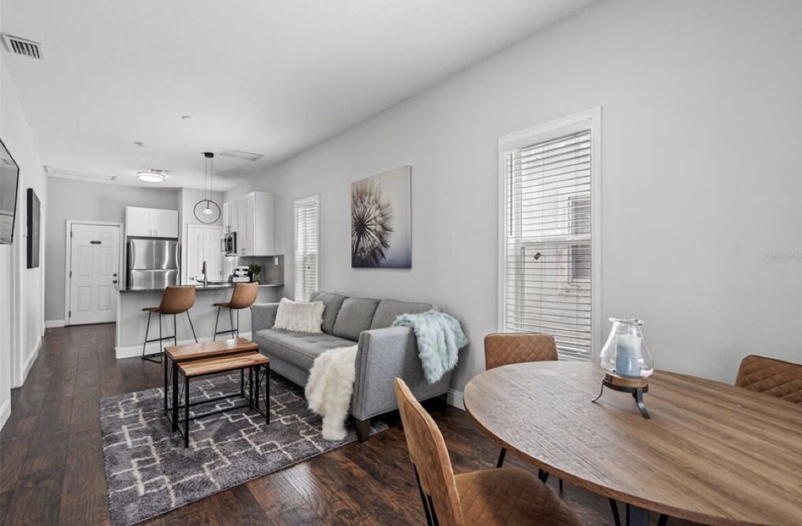 Luxury 2 bedroom near Tampa downtown w free parking, air purifier & Ring cameras