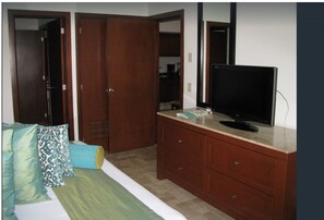 1 bedroom, in-room safe, free WiFi, wheelchair access