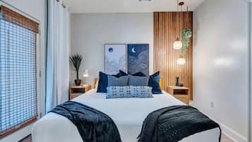 3 bedrooms, iron/ironing board, WiFi, bed sheets