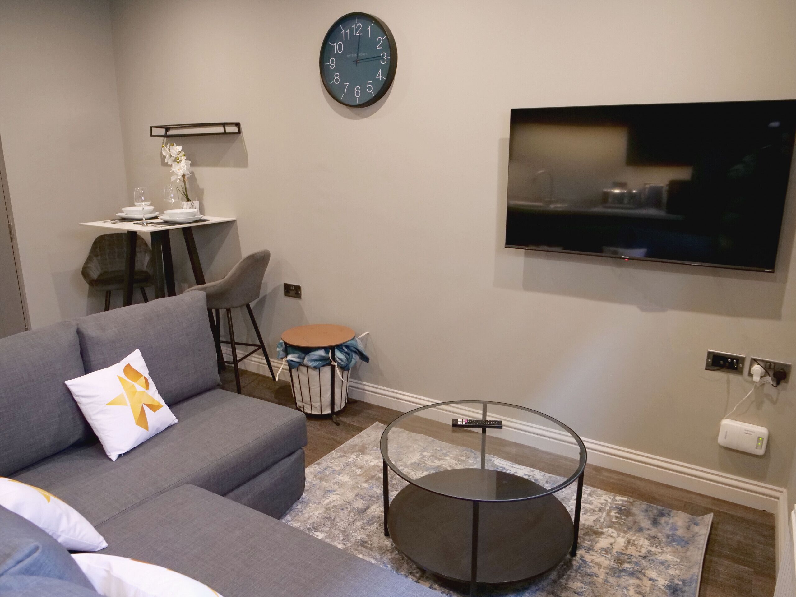 ★ Silver Forge - Luxury One Bed with Office - Sofa Bed