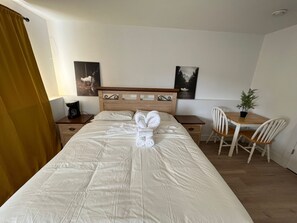 1 bedroom, desk, free WiFi, bed sheets - Private stay at Halifax (Private entrance) (Halifax)