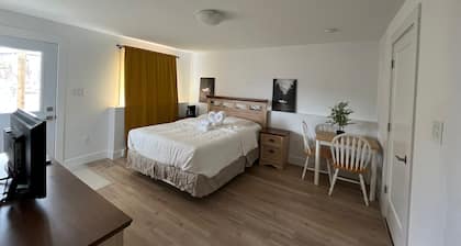 Private stay at Halifax (Private entrance)