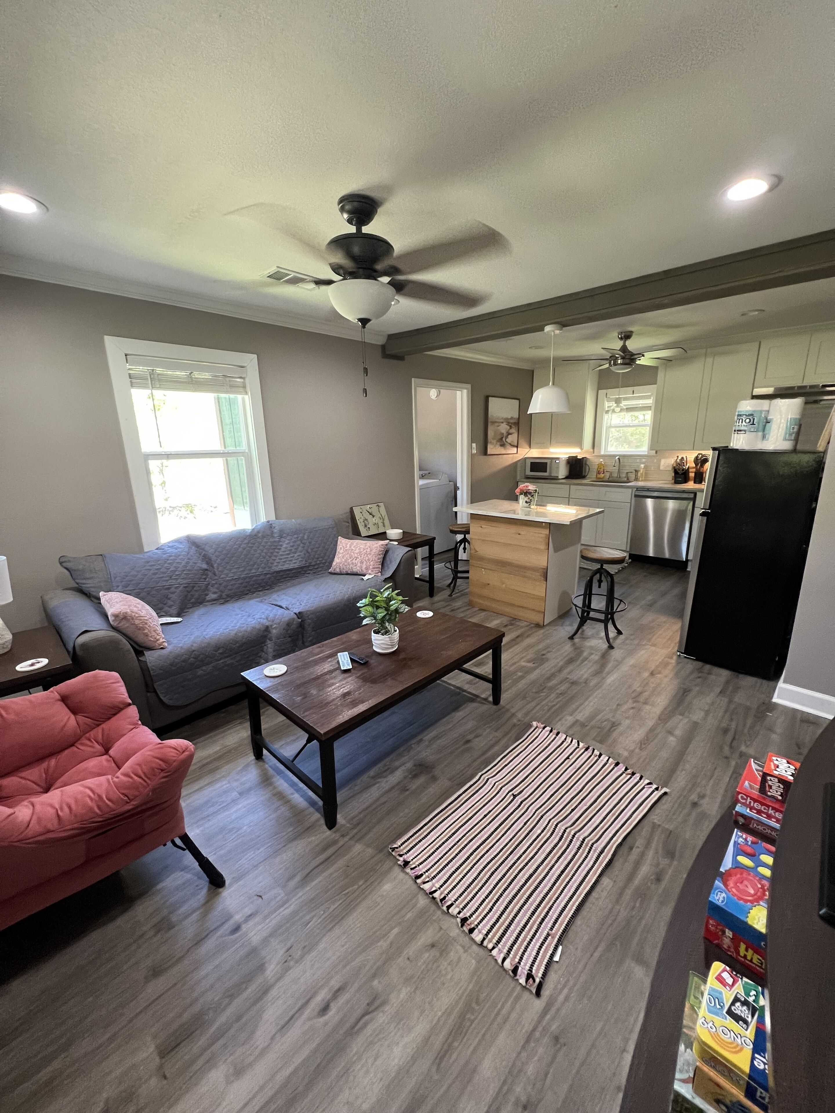 Luxury cabin close to State Parks!