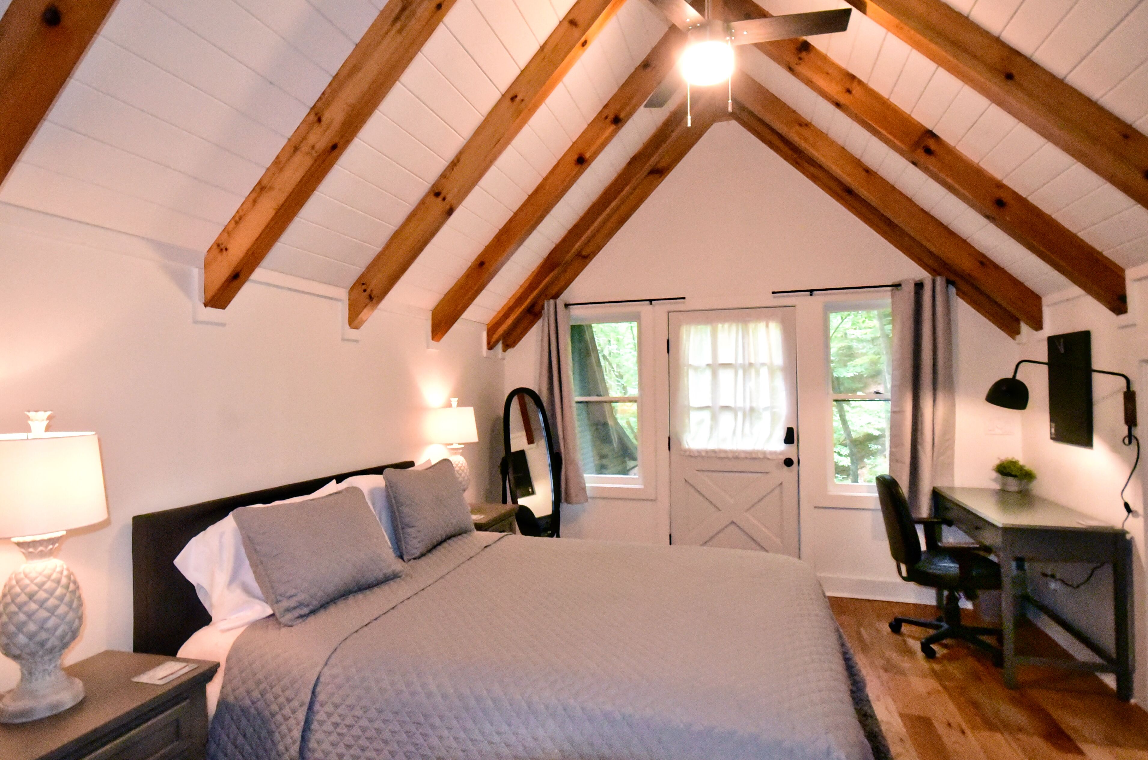 Bliss-filled Big Canoe Mountain Retreat with Epic Gameroom!