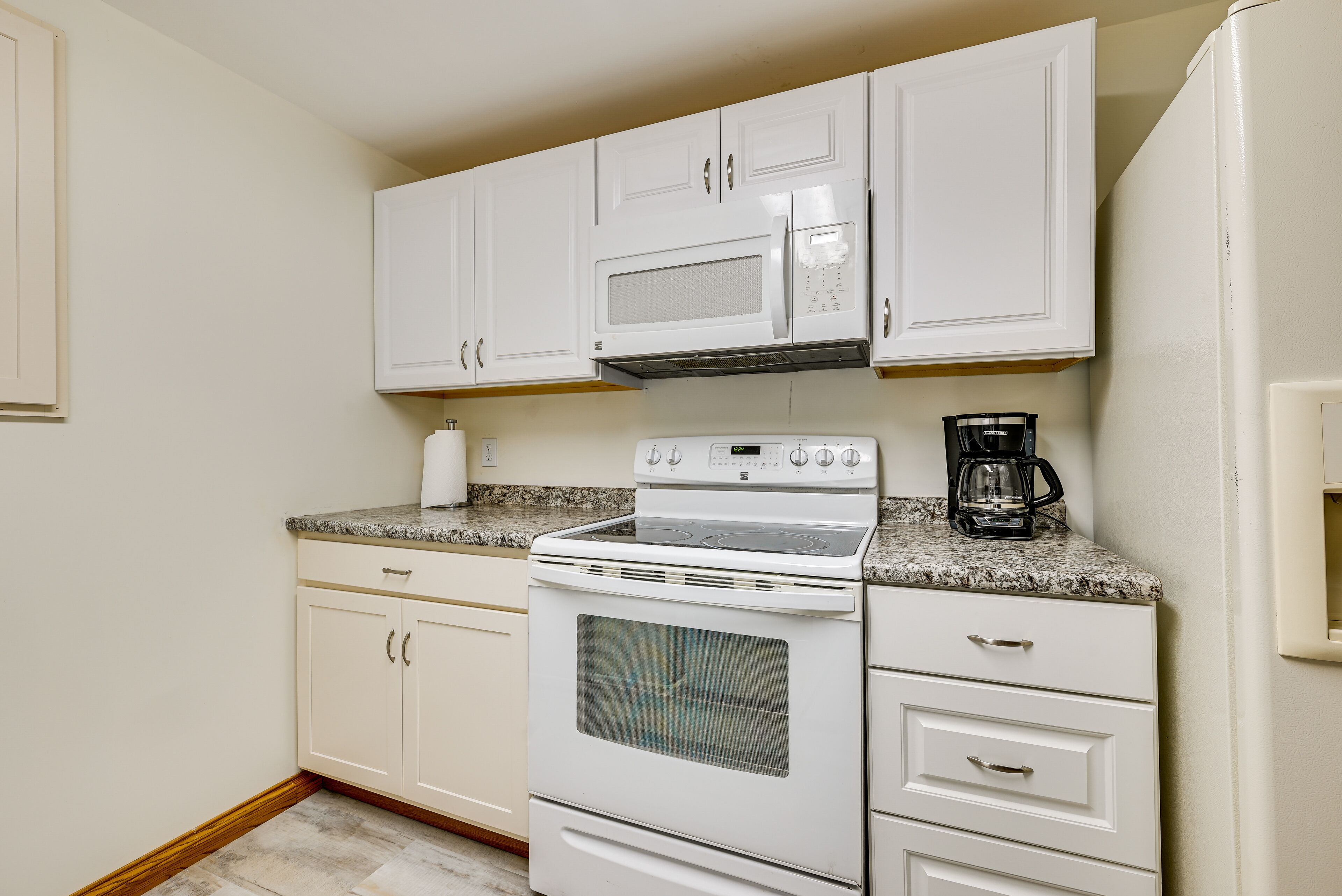 Indiana Studio 6 Miles to Downtown Huntingburg