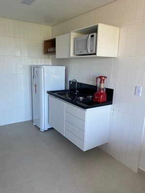 Geladeira, cooktop, liquidificador