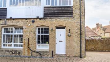 Cottage | Front of property