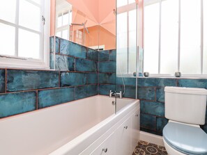 Cottage | Bathroom | Shower - Carpenters (Sandwich)