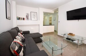 TV - Ref: 302 Beach front apartment in popular Riverina (Fuengirola)