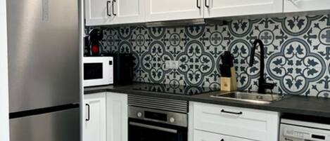 Fridge, microwave, oven, dishwasher