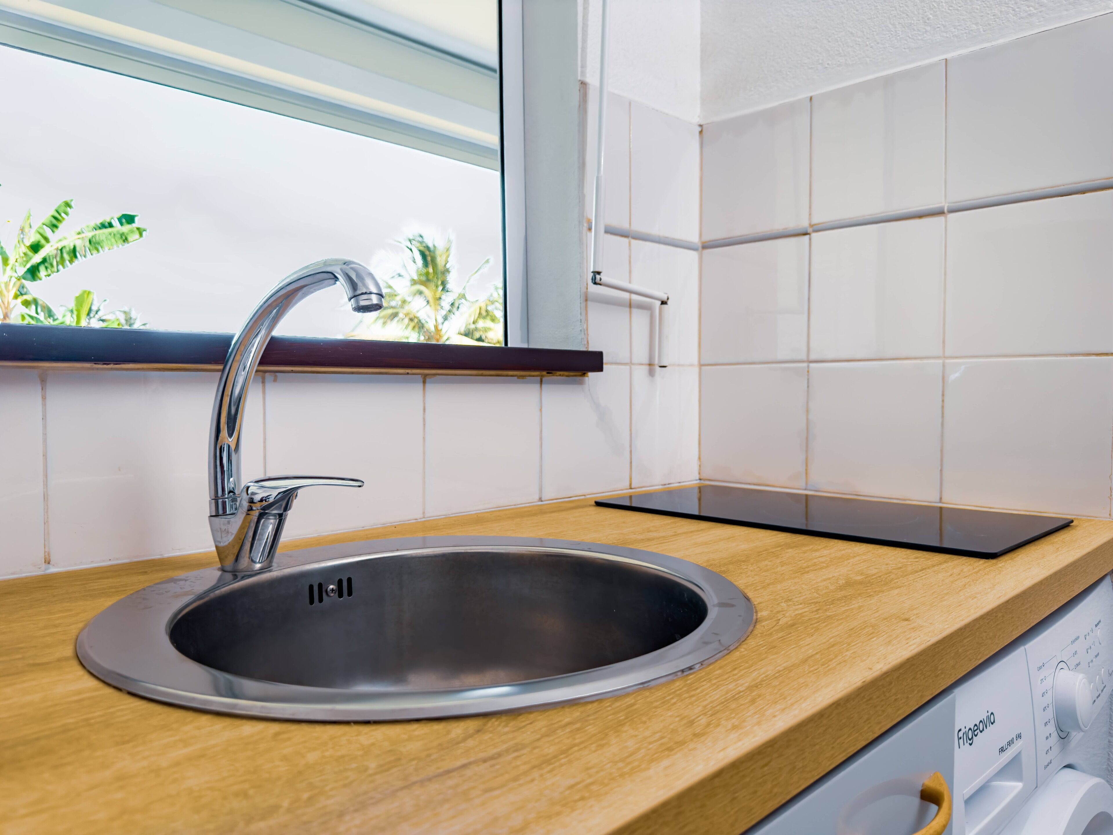 Apartemen Comfort | Fasilitas dapur bersama | Oven, kompor, ketel listrik, dan oven pemanggang