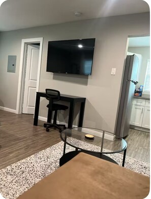 Interior - Studio Apt. Near Downtown. Buffalo Bayou Park. (Houston)