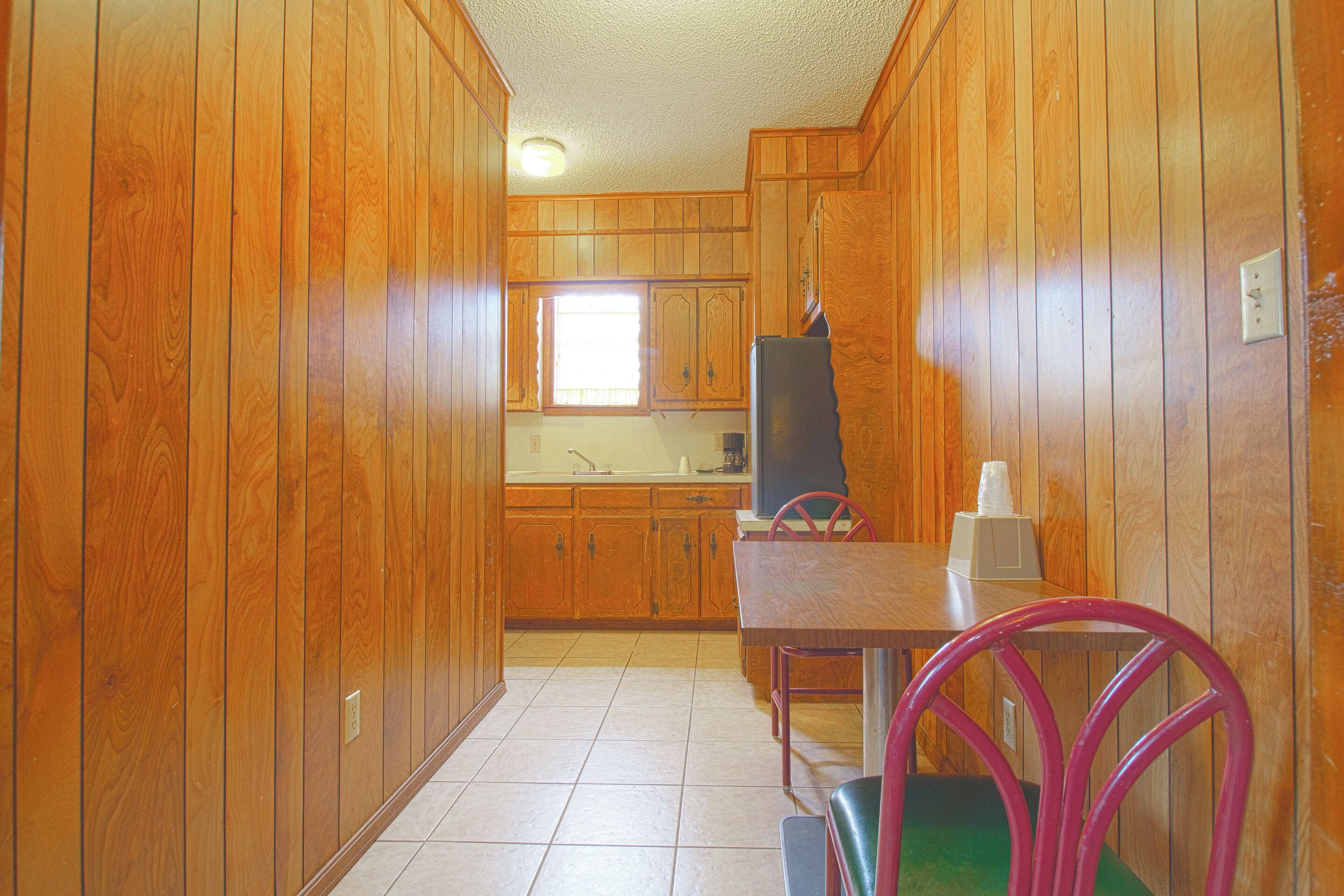 Room, 2 Queen Beds, Non Smoking, Kitchenette | Room amenity