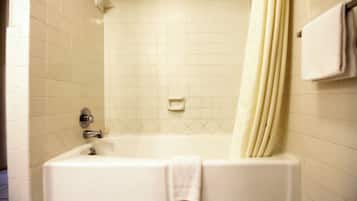 Room, 2 Queen Beds, Non Smoking, Kitchenette | Bathroom | Free toiletries, towels