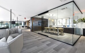 Interior - Amyfinehouse |Cozy Studio|Pool+Patio+Wifi+Parking (Dallas)