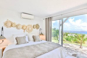 5 bedrooms, desk, iron/ironing board, travel cot