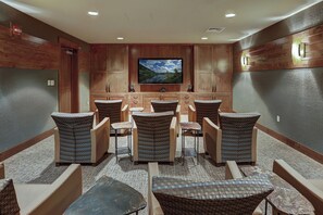 Interior - One Ski Hill Penthouse — Two Kings & Divide Views (Breckenridge)