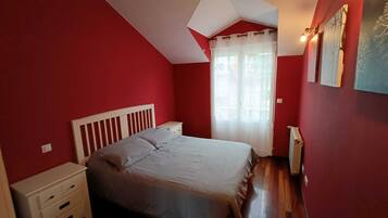 3 bedrooms, WiFi, bed sheets