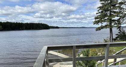 Cozy 1 bedroom cabin a few steps from Gardner Lake