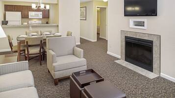 Smart TV, fireplace, DVD player