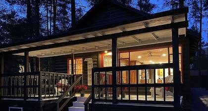 Cozy Cabin in the tall Pines! True mountain cabin vibes!