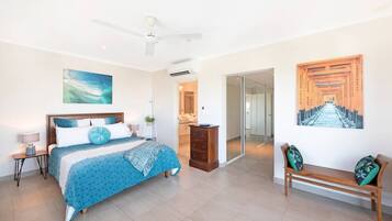 3 bedrooms, desk, iron/ironing board, travel cot