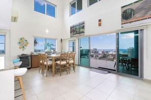 Dining - Pinnacle Penthouse Escape ~ Panoramic views ~ Pool (Darwin City)