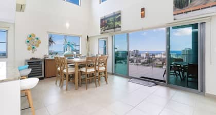 Pinnacle Penthouse Escape ~ Panoramic views ~ Pool