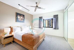 2 bedrooms, desk, iron/ironing board, travel cot