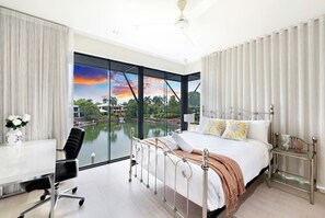 4 soverom, skrivebord, strykejern/-brett og wi-fi