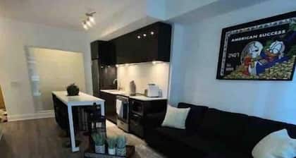 Modern City Center Oasis ~ Mins to Downtown ~ Pool