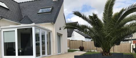 تفاصيل الفندق من الخارج