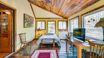 3 quartos, ferros/tábuas de passar roupa, berço de viagem