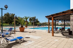 Piscine couverte, piscine extérieure