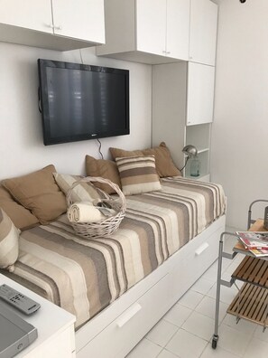 1 habitación, tabla de planchar con plancha, internet y ropa de cama 