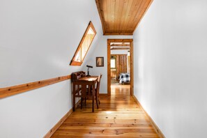 2 Schlafzimmer, Schreibtisch, Internetzugang