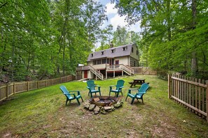 Terrace/patio - 2 BR, 2 BA Log Cabin (Nashville)