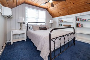 4 bedrooms, iron/ironing board, travel cot, free WiFi