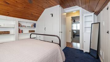 4 bedrooms, iron/ironing board, travel crib, free WiFi