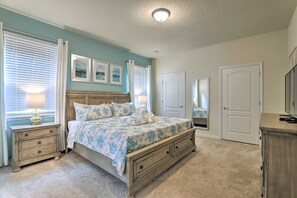 8 bedrooms, desk, iron/ironing board, travel crib