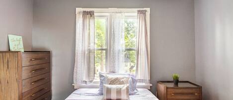 Traditional House, Multiple Bedrooms | 3 bedrooms, iron/ironing board, bed sheets