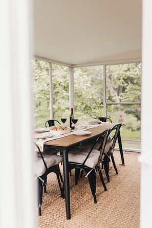 Dining - The R&R Cottage (Minden)
