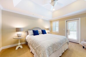 3 bedrooms, iron/ironing board, internet, bed sheets