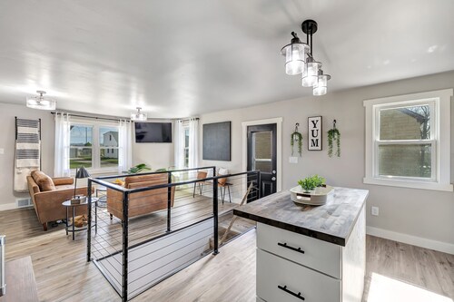 Cottage Grove near Lambeau!