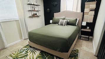 2 habitaciones, escritorio, tabla de planchar con plancha y wifi