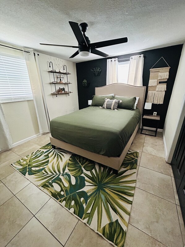 2 bedrooms, desk, iron/ironing board, WiFi