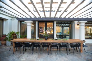 Outdoor dining