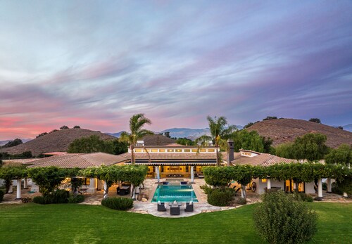 Coyote Hills Ranch & Vineyard with pool & spa!