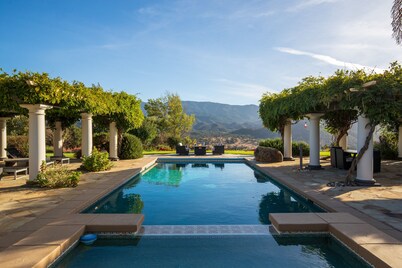 Coyote Hills Ranch & Vineyard with pool & spa!