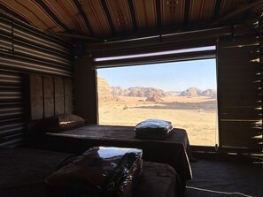 Estudio Deluxe, dormitorio mixto, vistas a la montaña, junto a la montaña | Ropa de cama